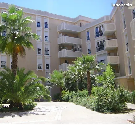 T1 Hyeres, Calme, Piscine, Clim, Wifi, Parking, Centre アパート